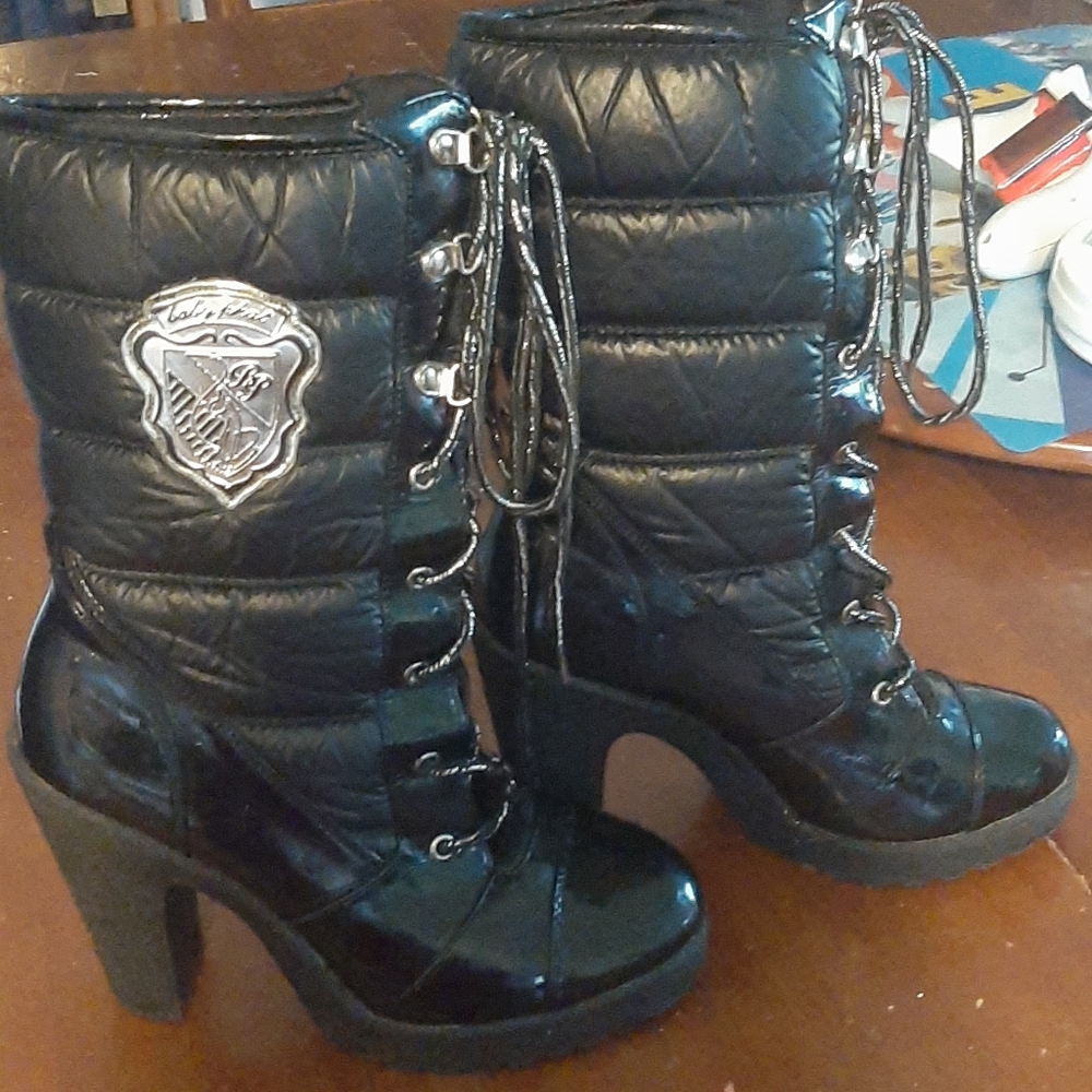 Black boots